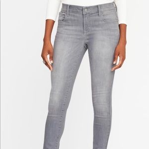 USED OLD NAVY ROCKSTAR JEANS